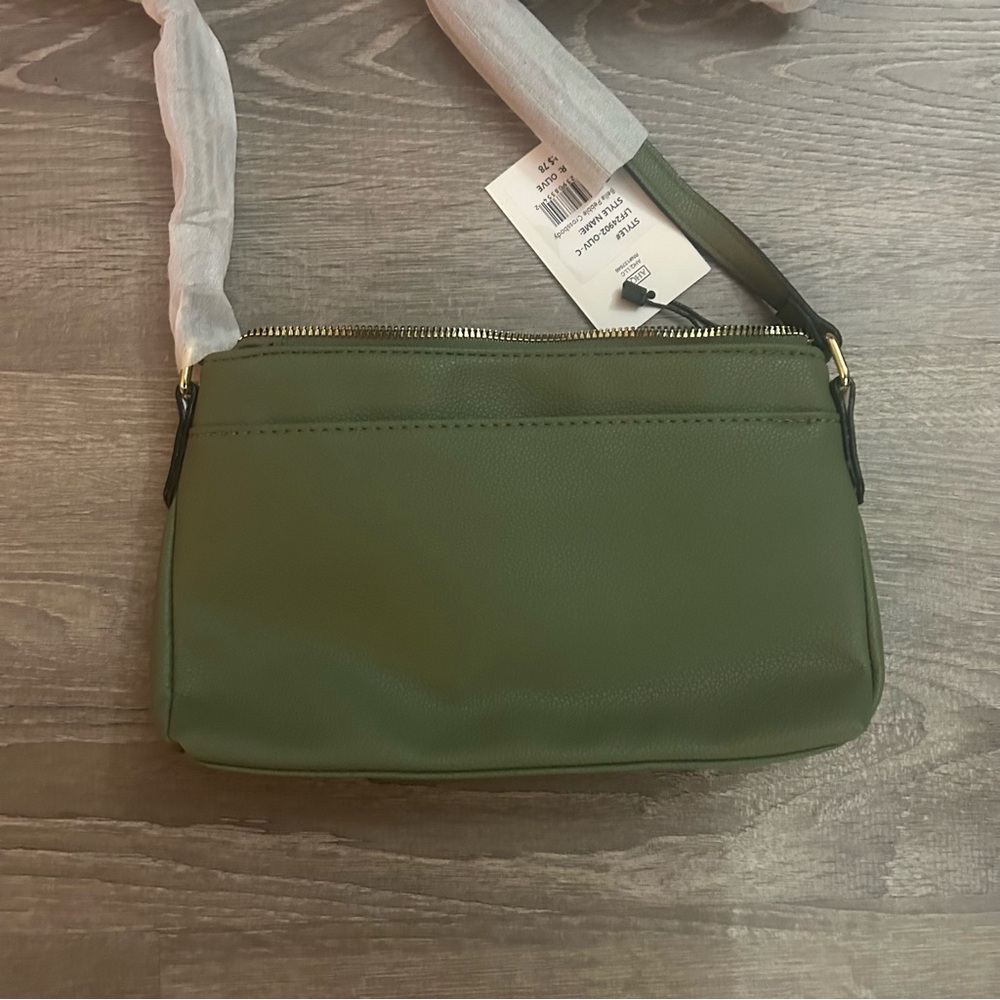 NWT London Fog Bella Pebble Crossbody - Picture 9 of 9